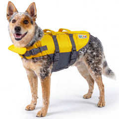 Outward Hound chaleco frontal mostrando diseño y color brillante