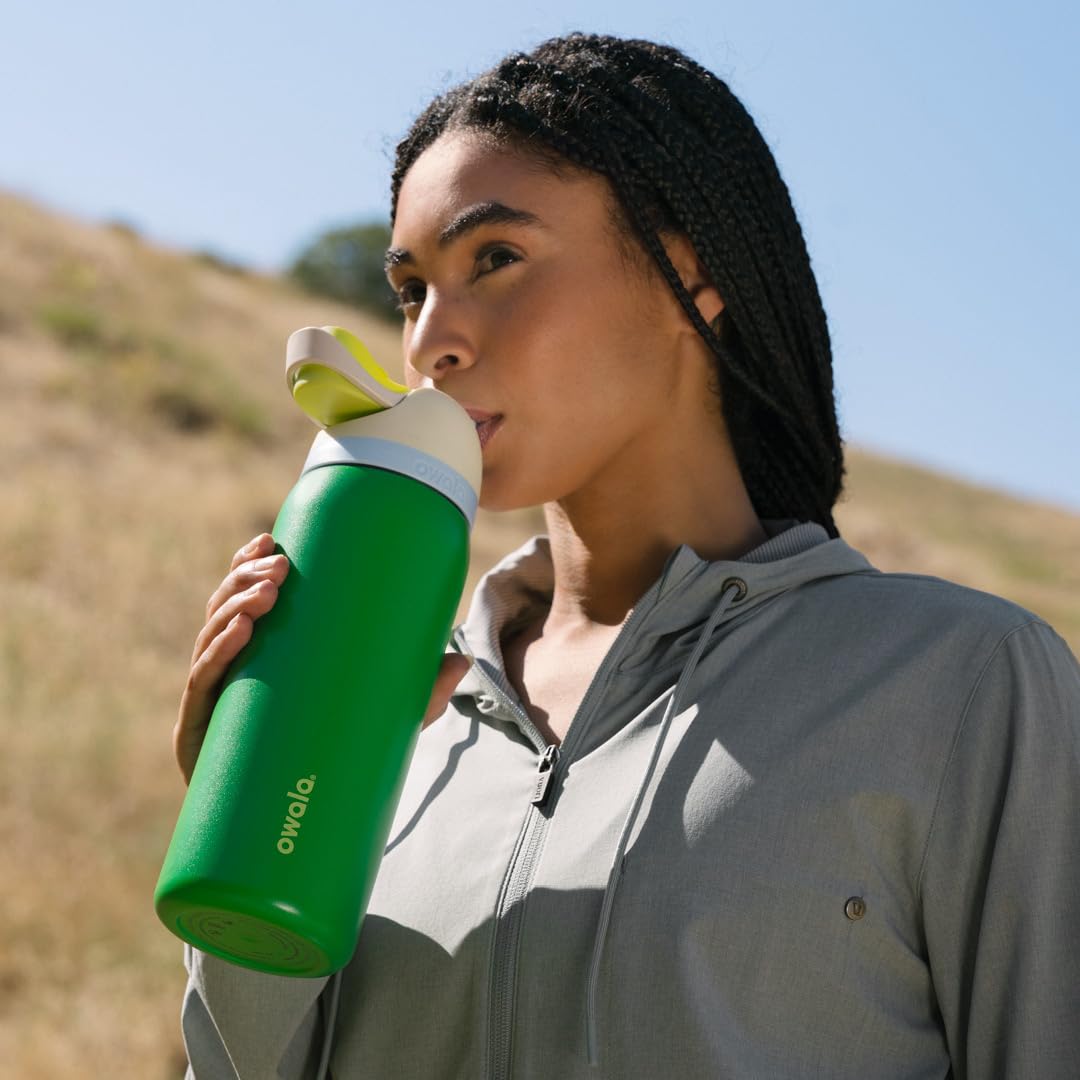 Owala FreeSip in outdoor scene showing insulated cold-keeping convenience