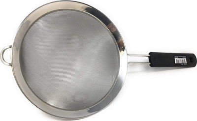 OXO colador 8" vista frontal sobre olla, estabilidad y drenaje seguro