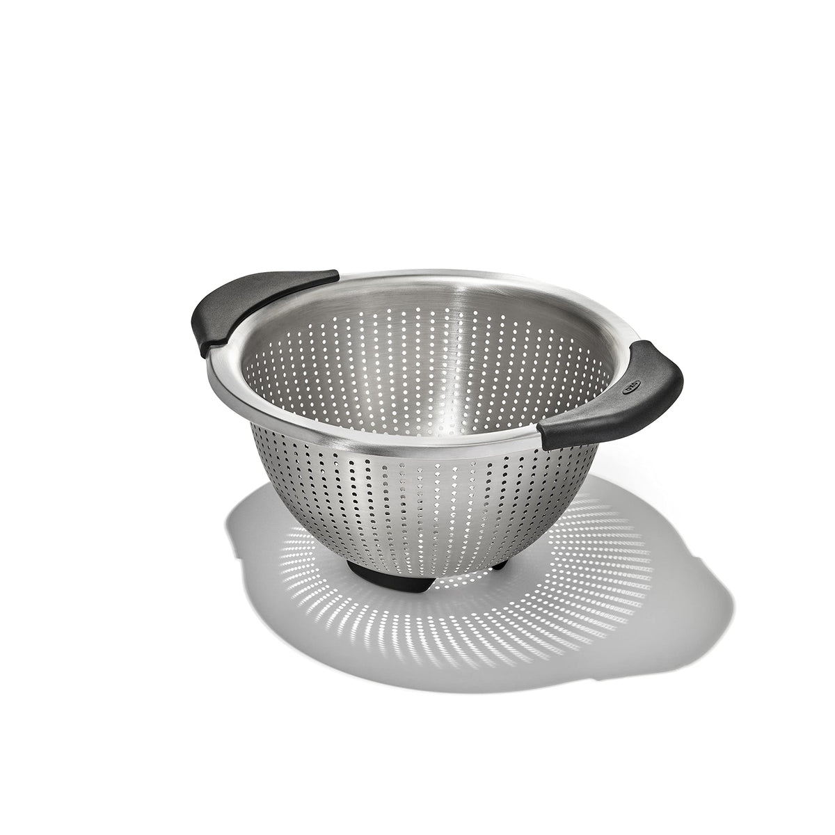 OXO colador frontal de acero inoxidable con acabado duradero y práctico
