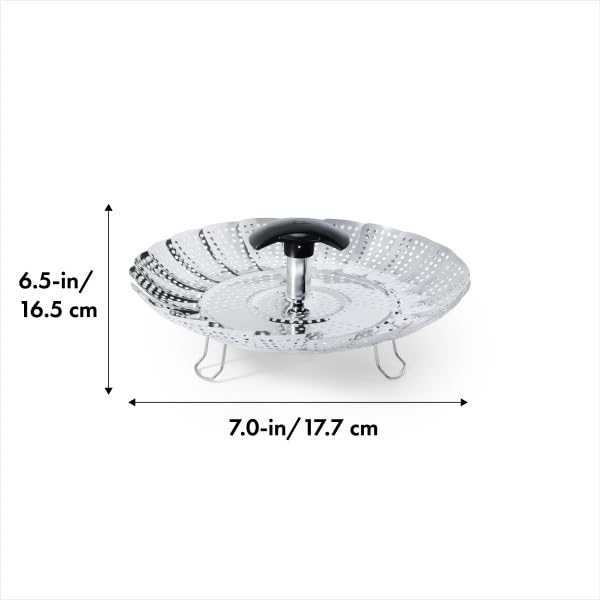 OXO comparación de tamaño con mano, visualiza la cesta de 8 pulgadas