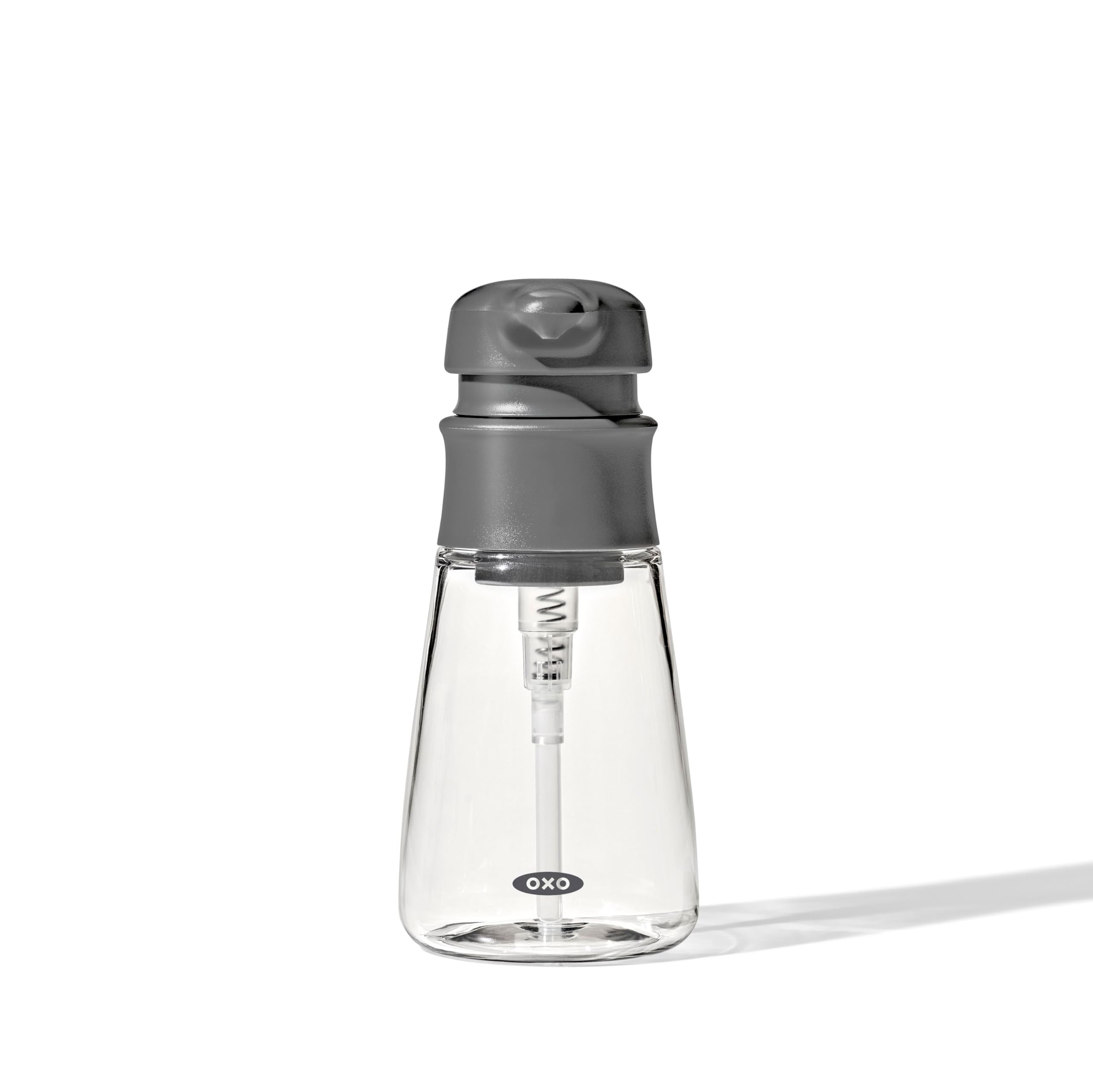 OXO dispensador frontal mostrando diseño estable y capacidad visible