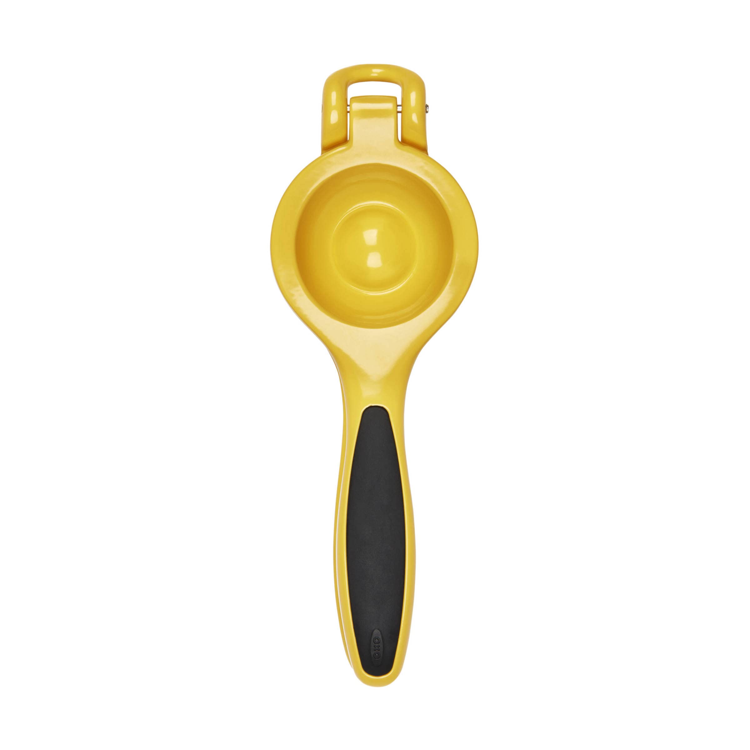 OXO Good Grips junto a limón para comparar tamaño y portabilidad