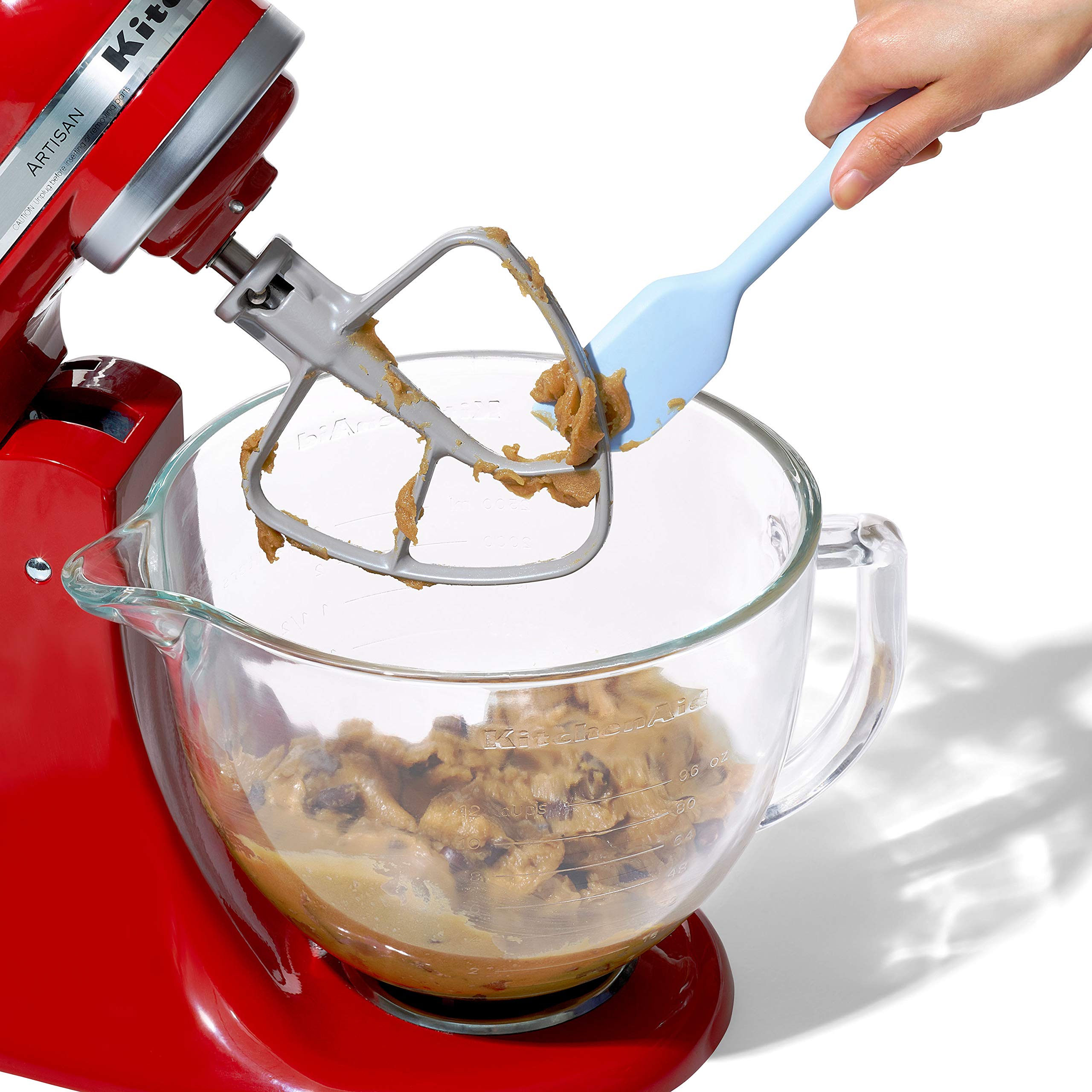 OXO mango antideslizante mostrando cómodo agarre y seguridad al mezclar