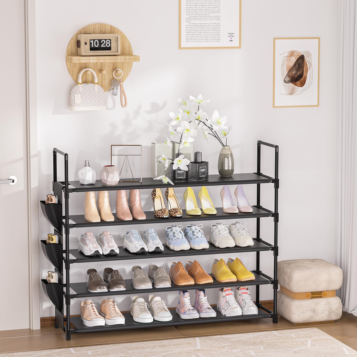 OYREL zapatero integrado en dormitorio manteniendo espacio limpio