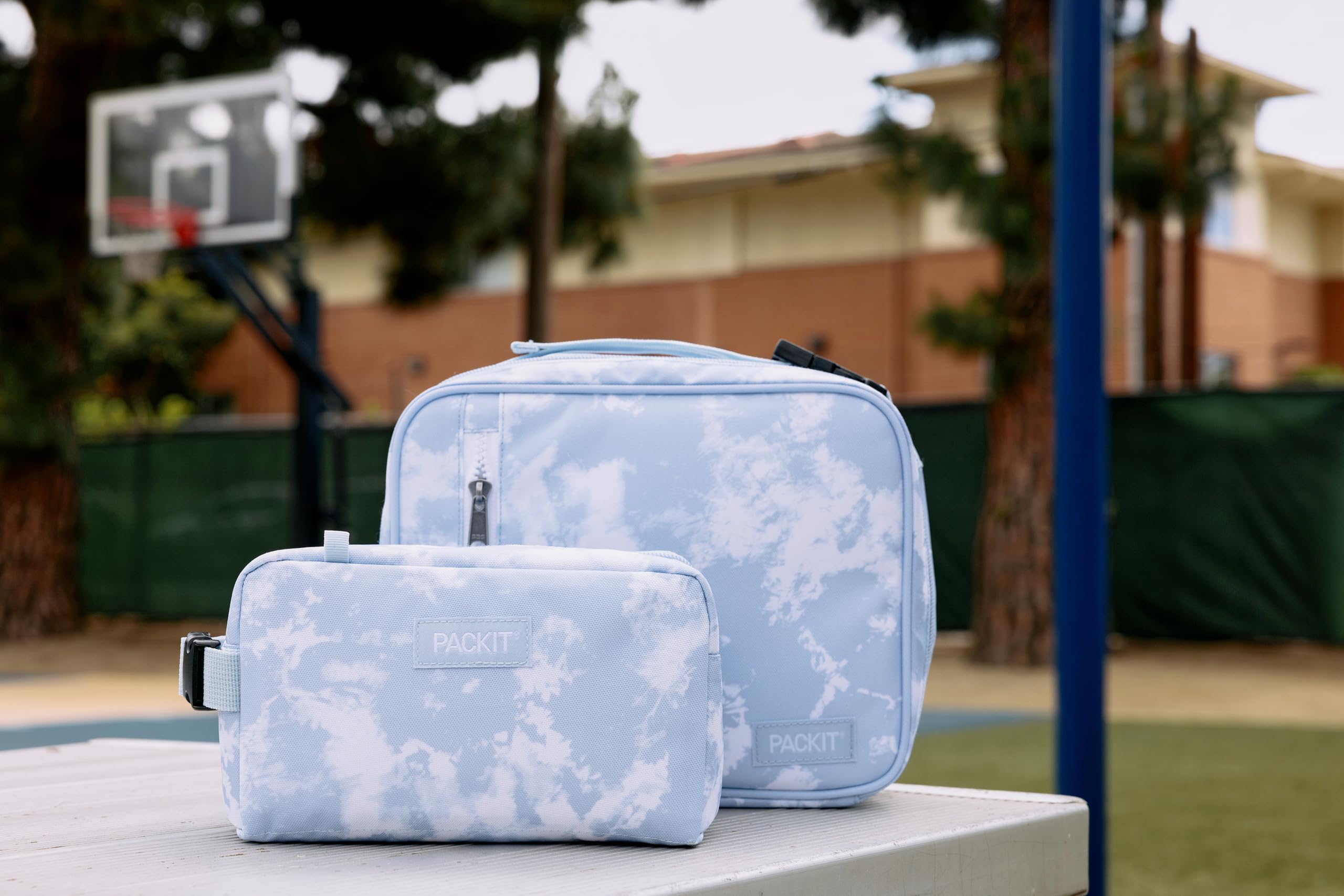 PackIt dentro de mochila escolar preservando comida fresca varias horas