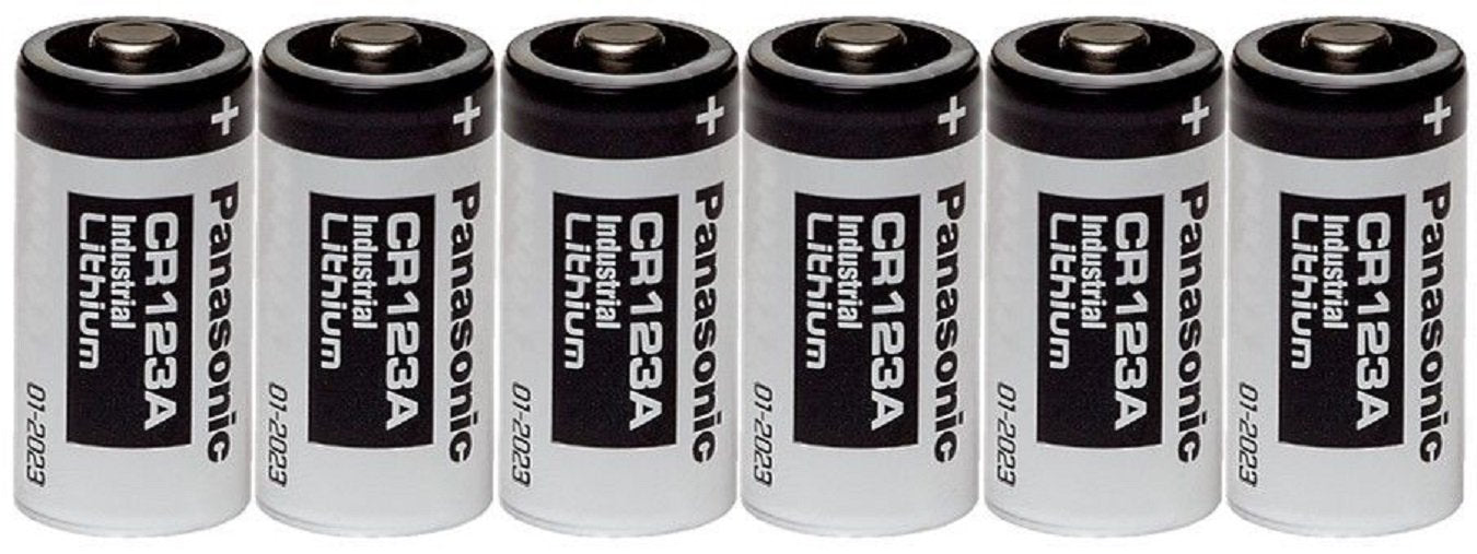 Panasonic CR123A frontal del paquete mostrando seis baterías y marca, ideal para equipos críticos