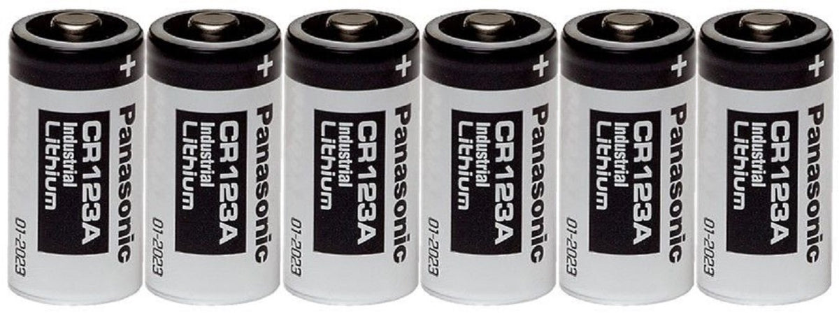 Panasonic CR123A frontal del paquete mostrando seis baterías y marca, ideal para equipos críticos
