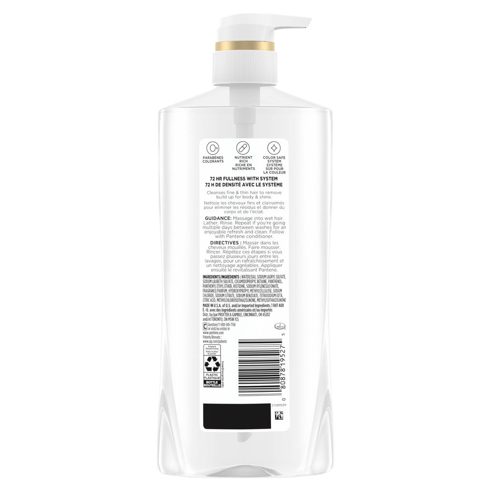 Escena de baño con productos Pantene para un look cuidado y organizado