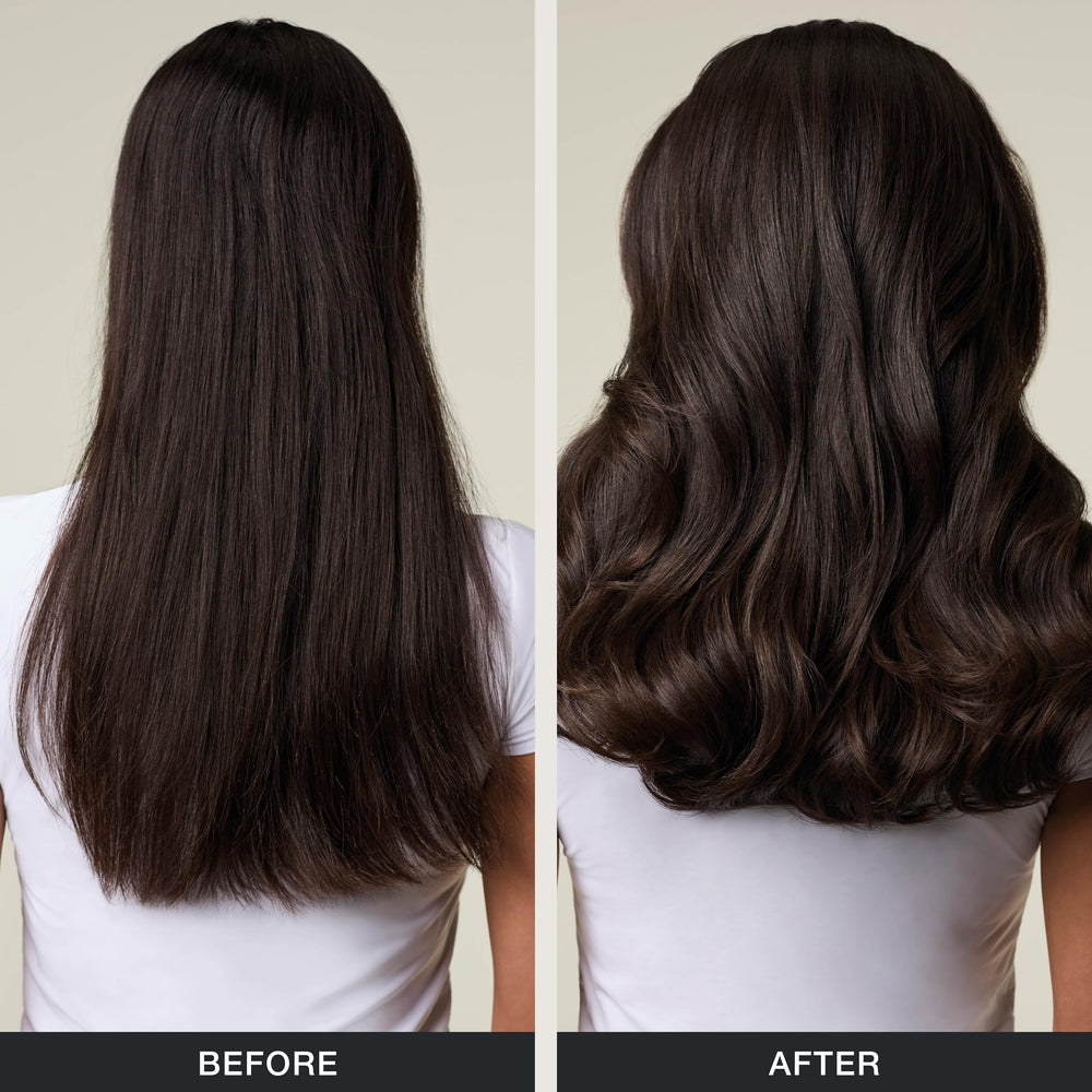 Paul Mitchell junto a regla para comparar tamaño y cantidad práctico