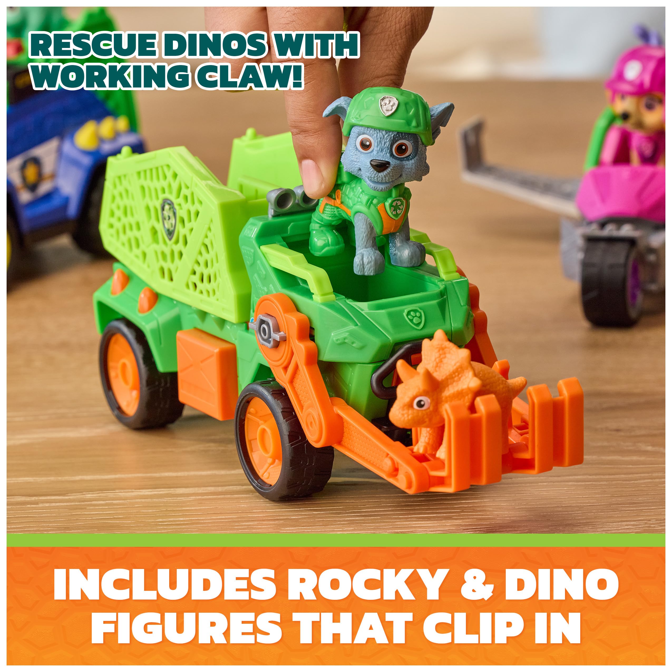 PAW Patrol Rocky fijado en el asiento del Recycler para juego seguro y realista