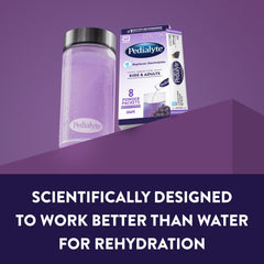 Pedialyte vertiéndose y mezclándose en vaso para rehidratación inmediata