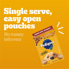 Pedigree sobre abierto servido en plato listo para alimentar al perro