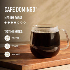 Peet's taza preparada del blend Café Domingo con beneficio sabor equilibrado