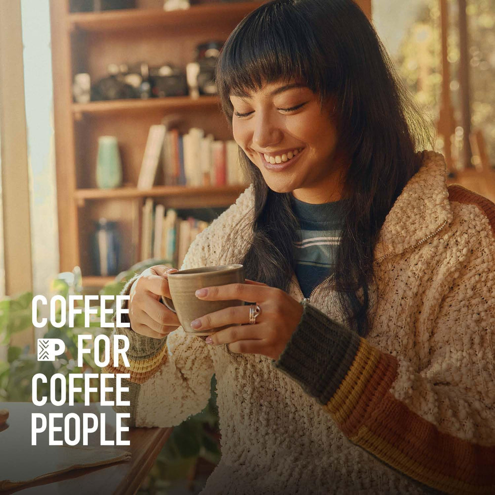 Peet's Coffee paquete en cocina para inspirar uso diario en el hogar