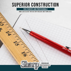 Pentel Sharp usada junto a una regla demostrando trazo preciso y sin interferencias