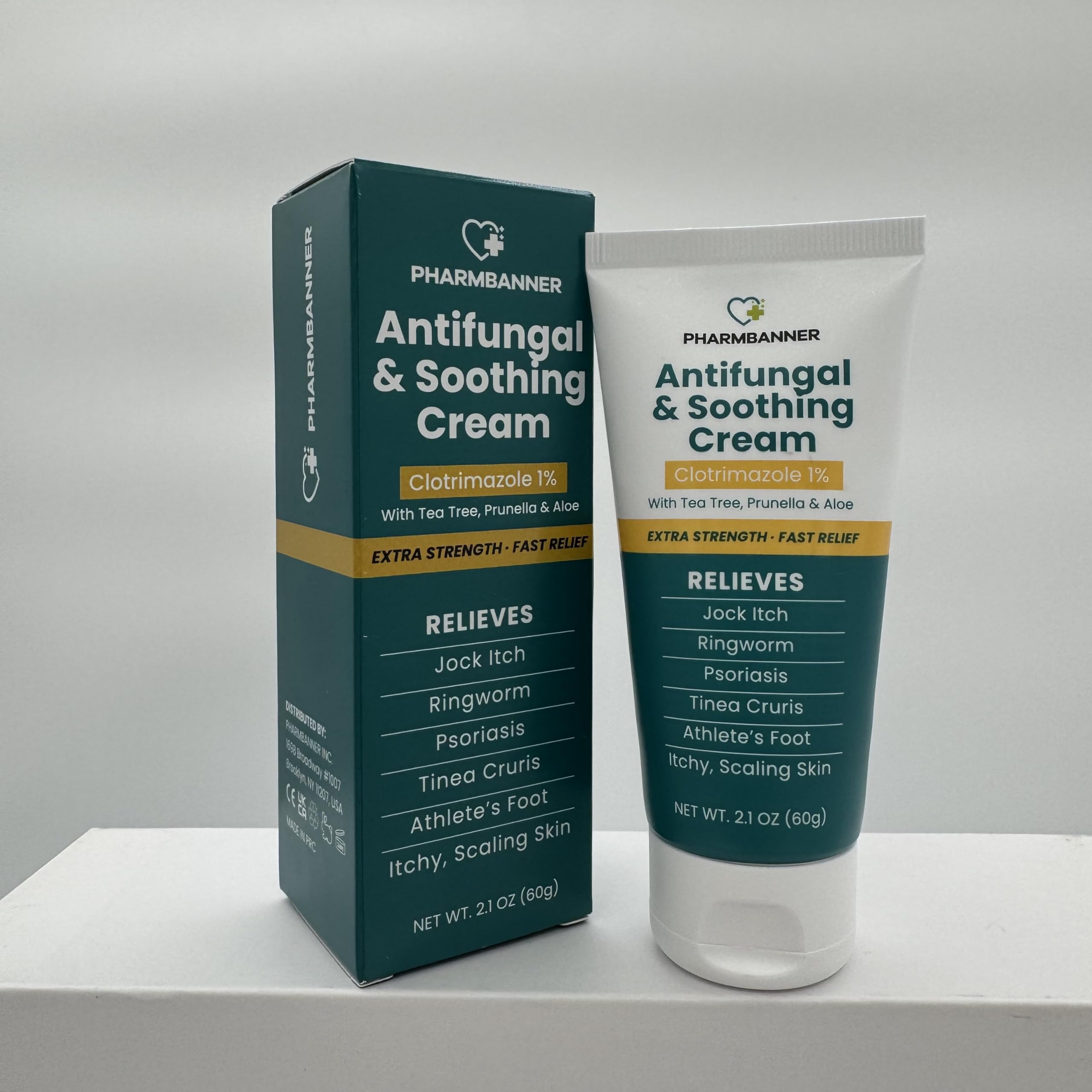PHARMBANNER ambiente de baño con la crema lista para rutina de cuidado