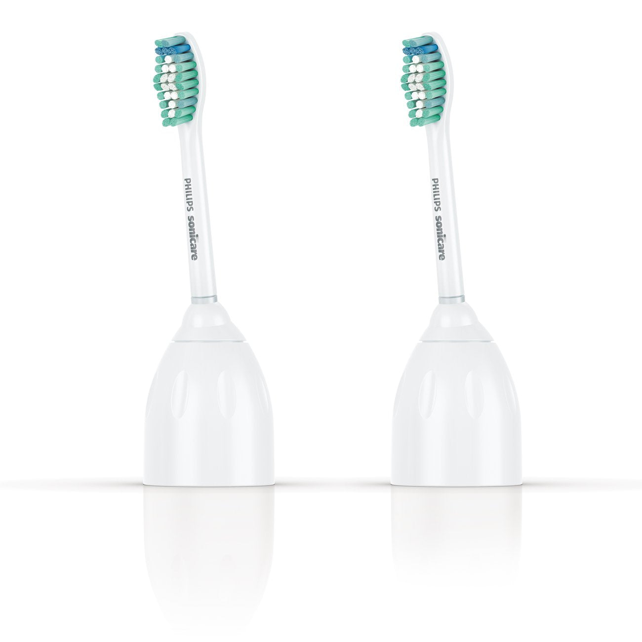 Philips Sonicare cabezal sobre encimera de baño en ambiente cotidiano, orden y cuidado
