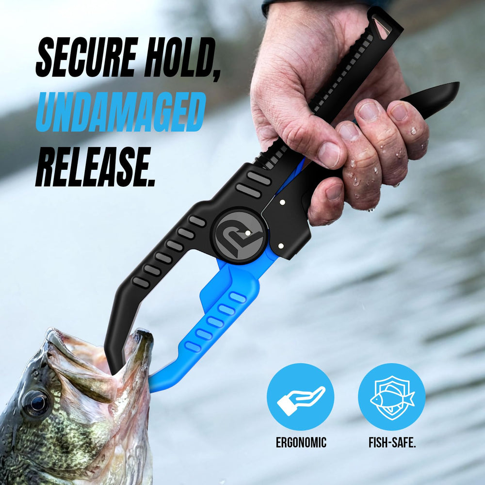 PLUSINNO coiled lanyard and carabiner showing loss-prevention and secure carry benefit