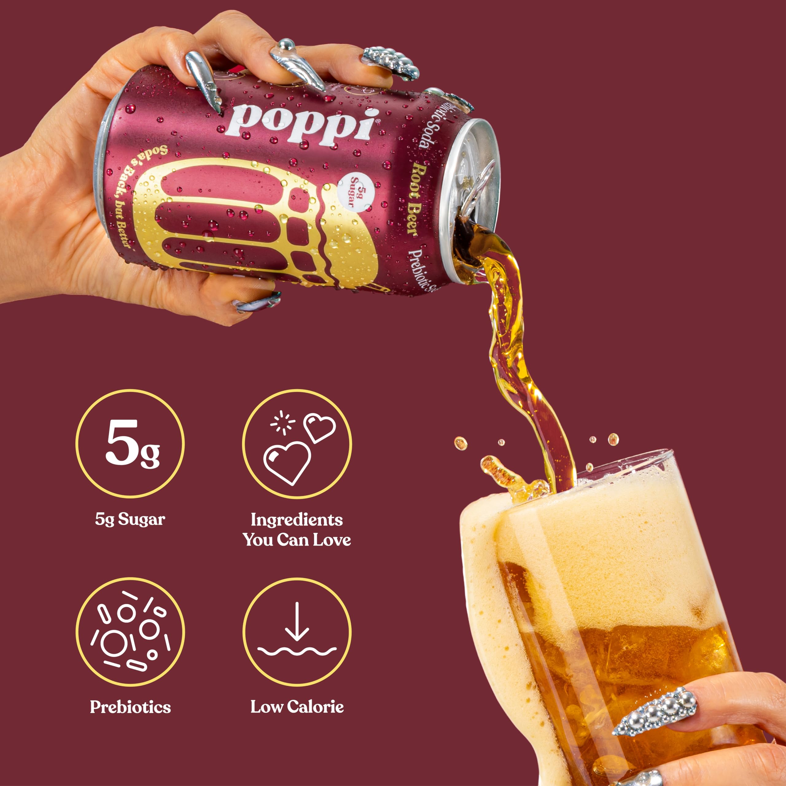 Poppi root beer servida en vaso con hielo como refresco listo para beber