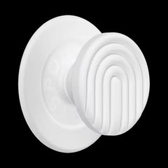 PopSockets Coconute Creme actuando como stand para ver vídeos cómodamente
