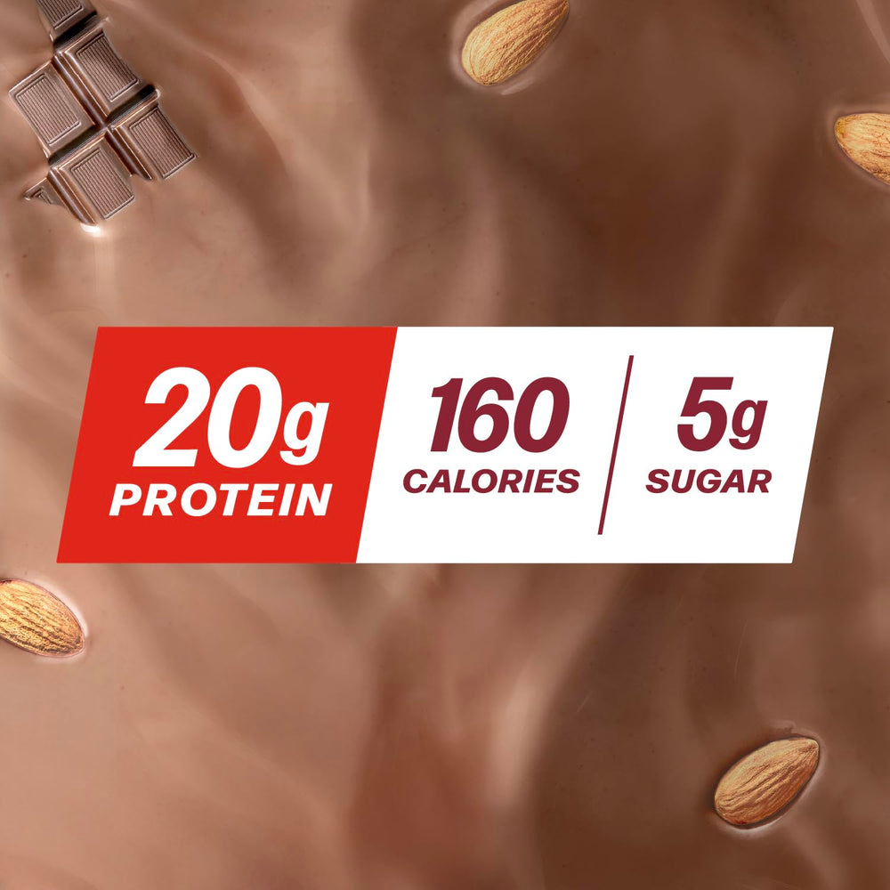 Comparación de tamaño del envase Premier Protein Almondmilk de 11.5 fl oz para referencia de porción