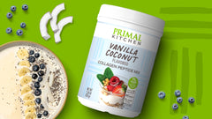 Primal Kitchen bebida fría mezclada con polvo mostrando cremosidad