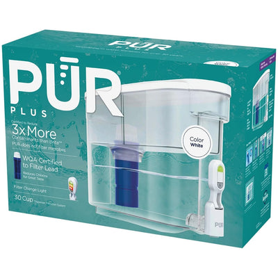 PUR dispensador en cocina familiar, hidratación saludable para todos