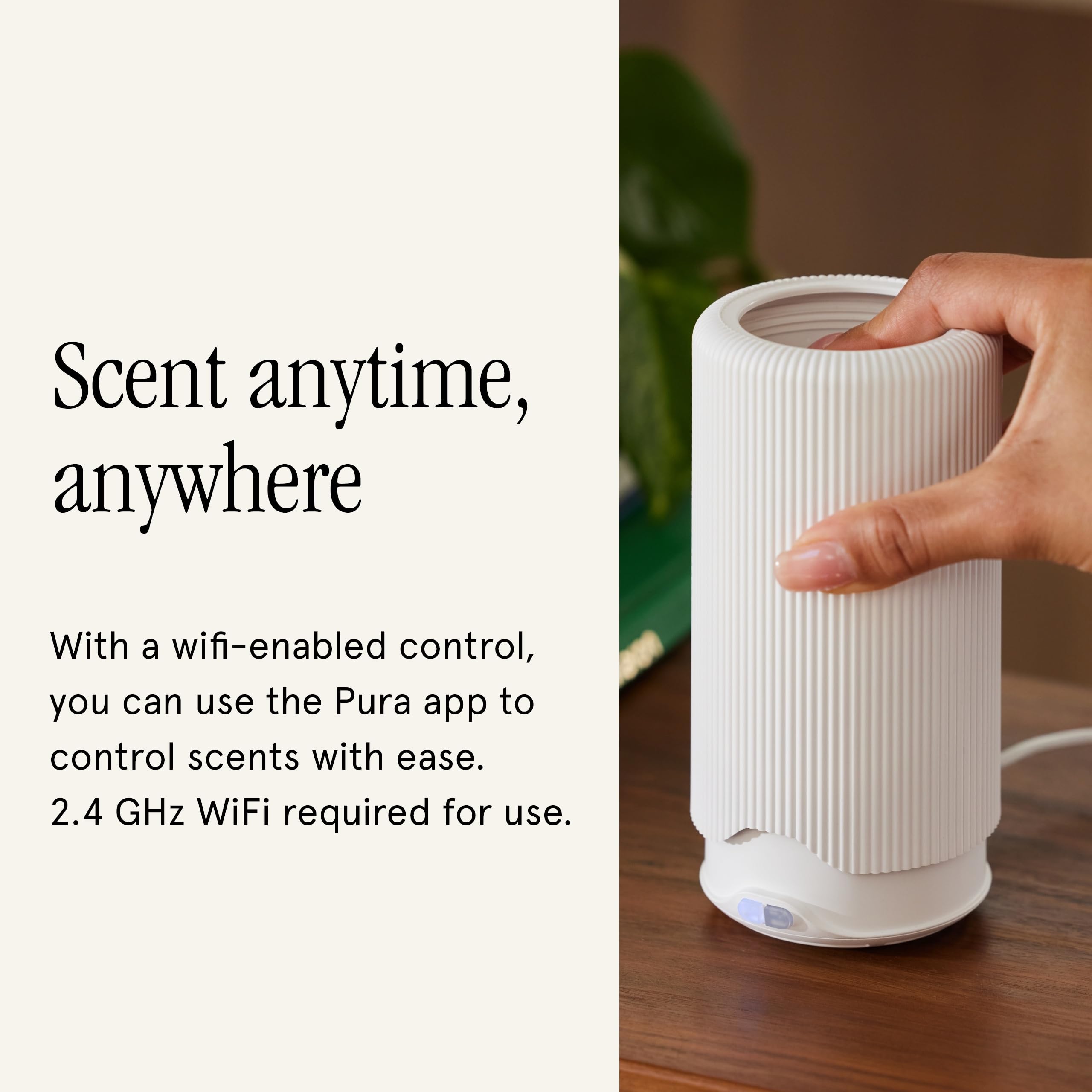Pura Plus junto a libro y taza para comparar tamaño, Pura tiene presencia compacta y elegante