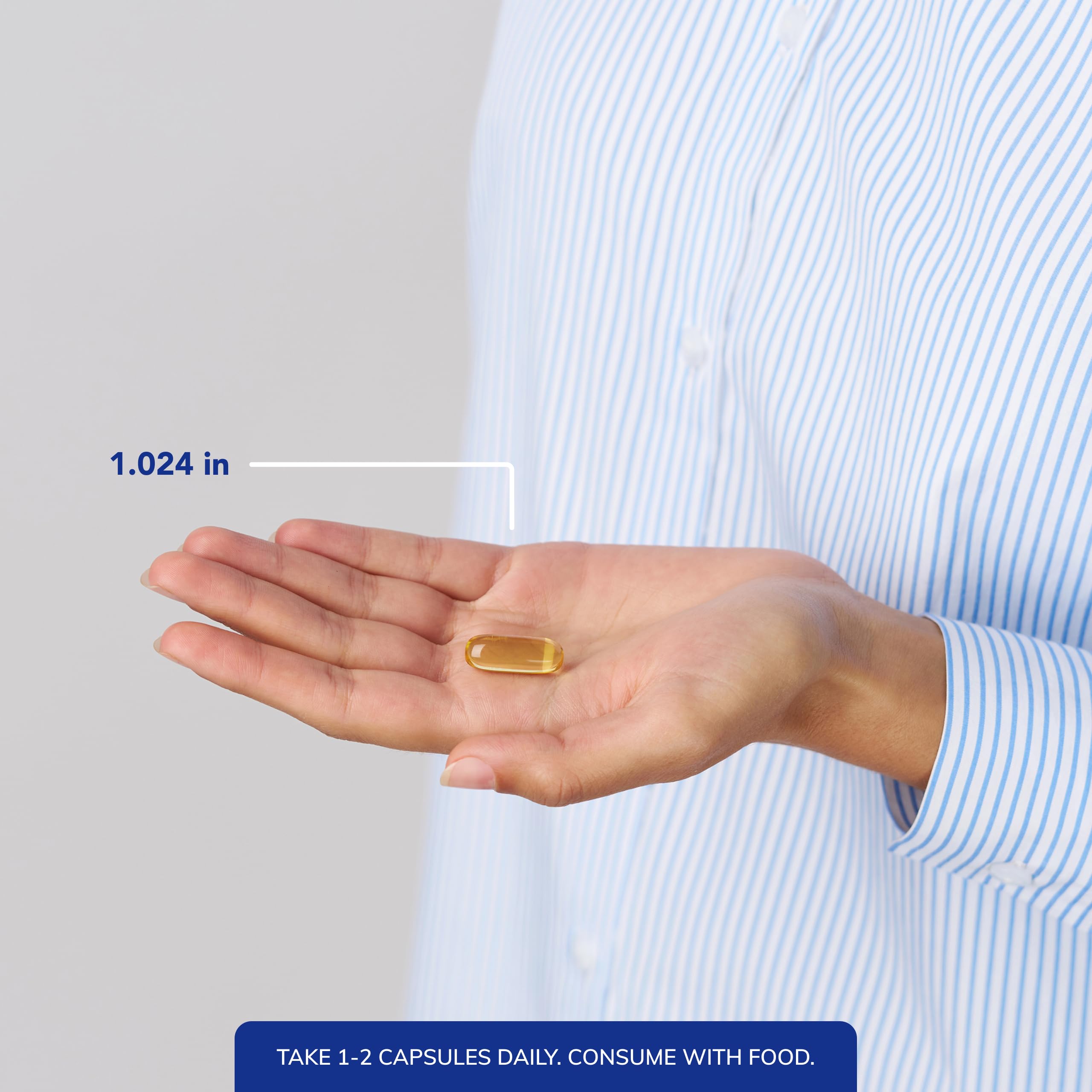 Pure Encapsulations cápsulas en mano para comparar tamaño y comodidad de consumo