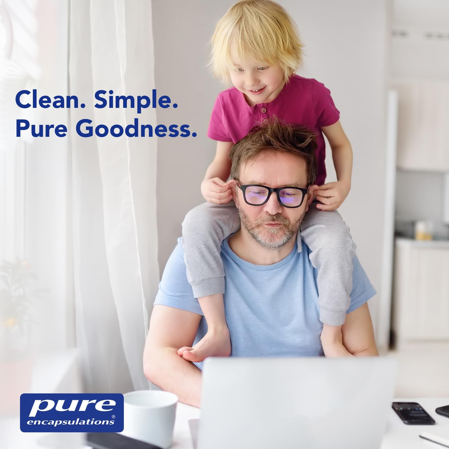 Pure Encapsulations producto en escenario de trabajo para apoyar salud visual