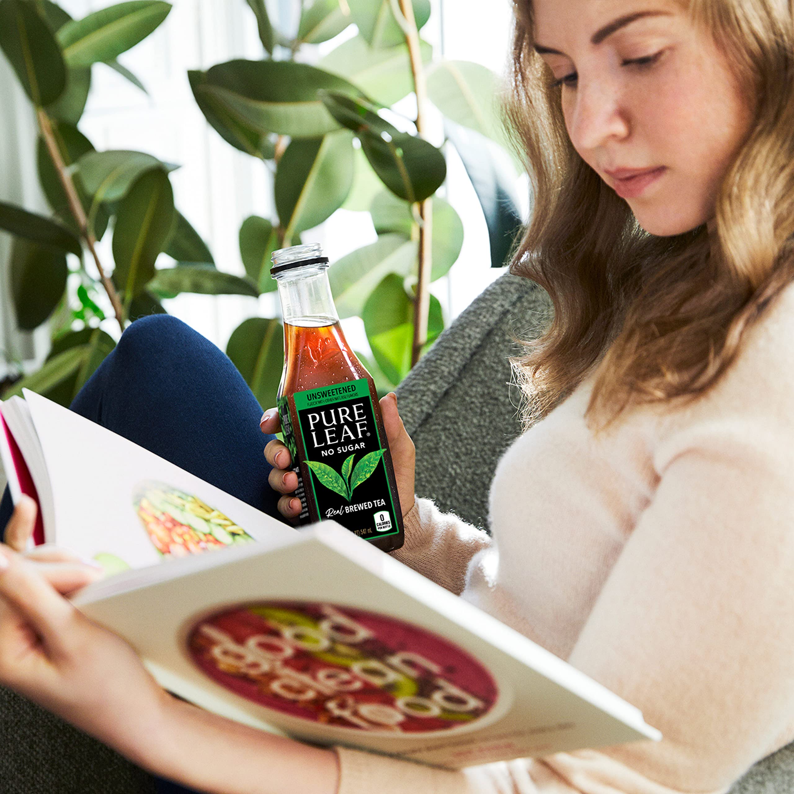 Pure Leaf en picnic estilo de vida demostrando versatilidad y consumo al aire libre