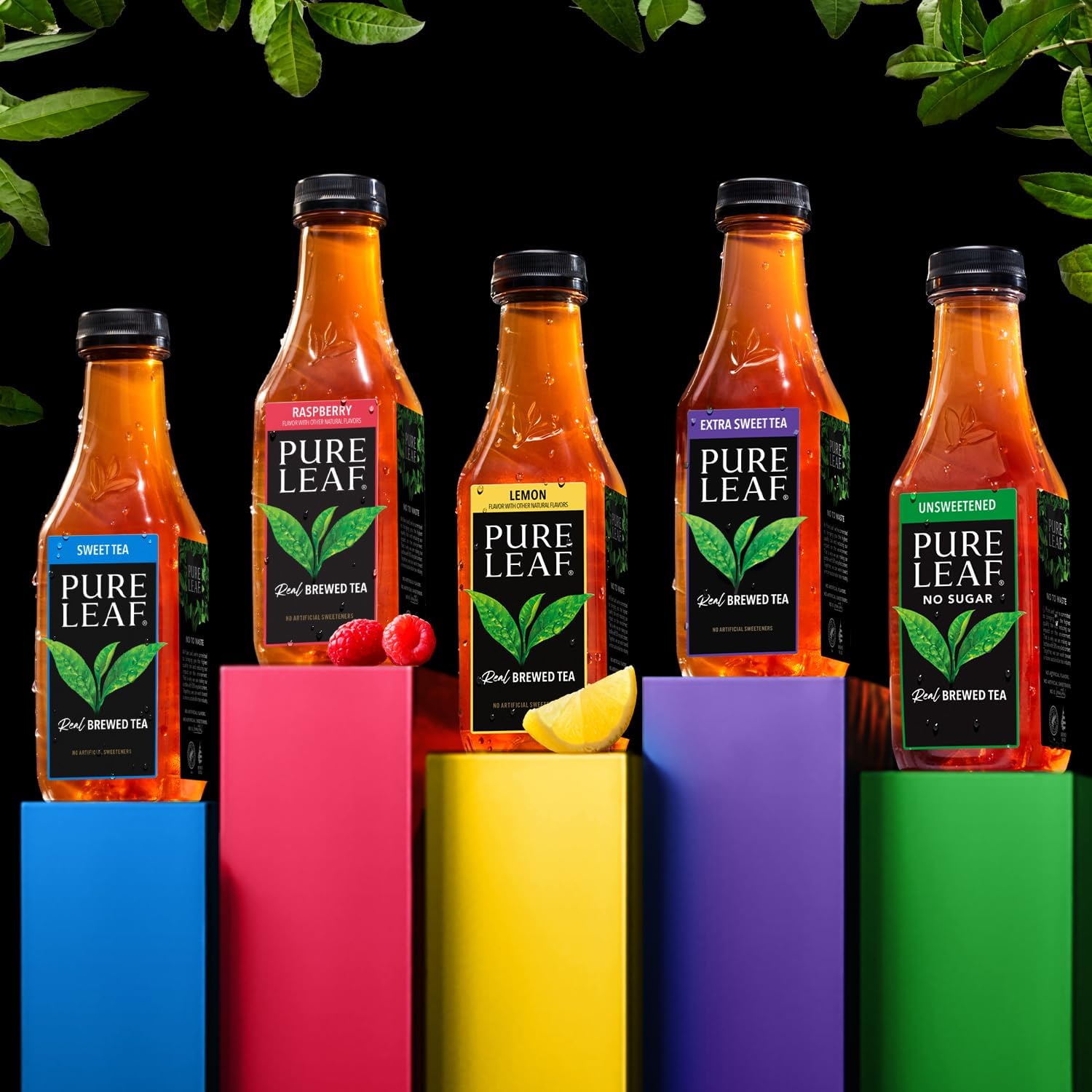 Pure Leaf botella en picnic con vaso y hielo para refrescar reuniones al aire libre