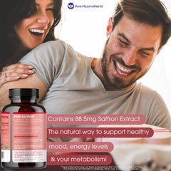 Pure Micronutrients cápsula en mano indicando tamaño práctico