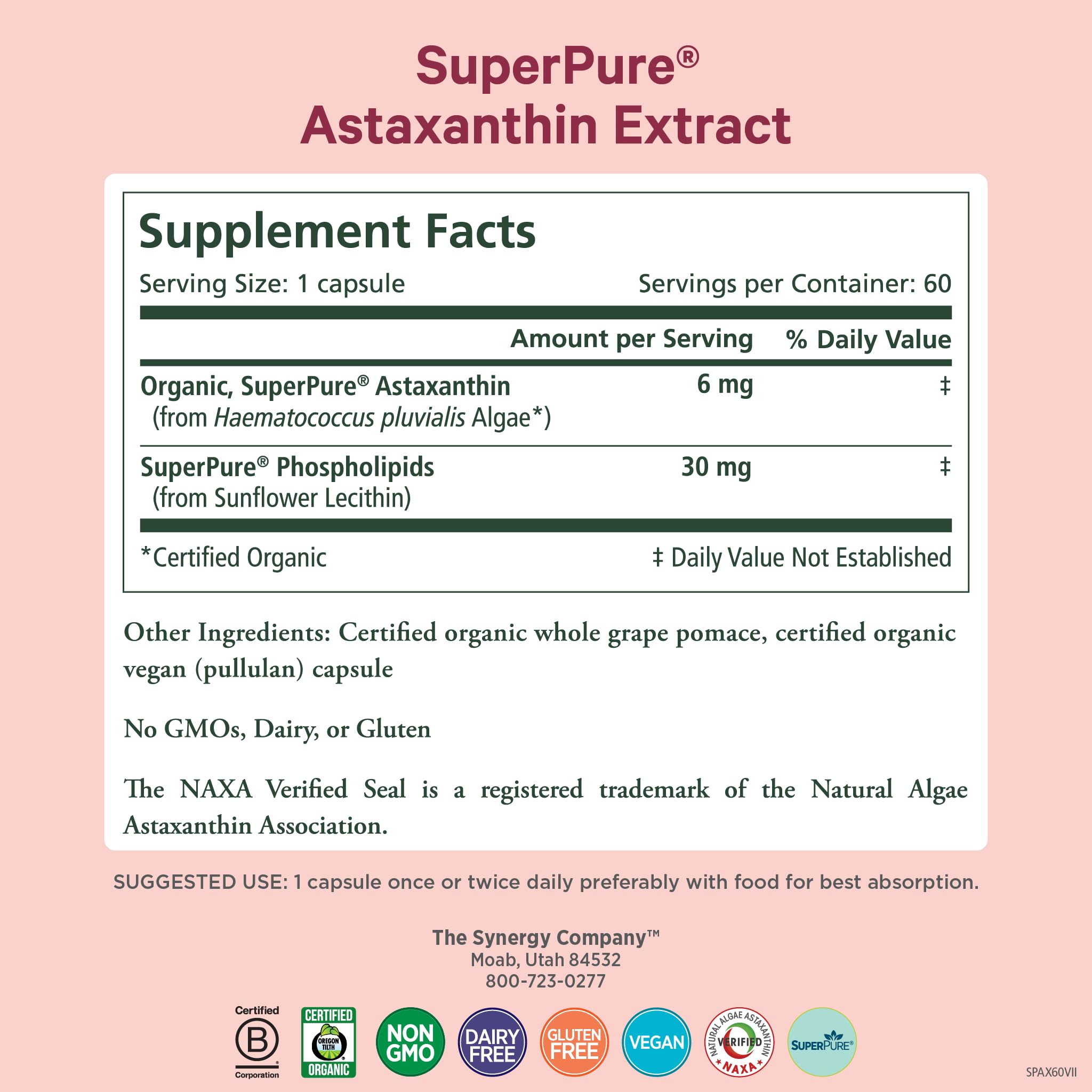PURE SYNERGY cápsula en mano indicando fácil ingestión y dosificación
