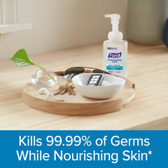 Purell espuma en mano demostrando hidratación sin residuos