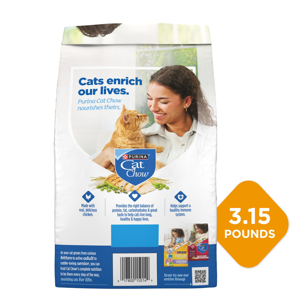 Purina Cat Chow gato con pelaje brillante mostrando beneficio del omega-6