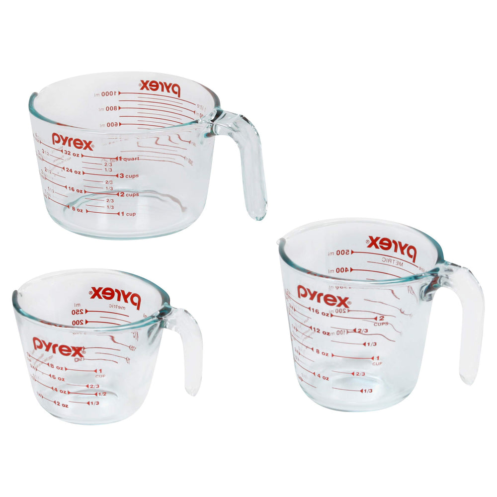 Pyrex front packaging showing the 3-piece cup set and clear markings benefit accuracy