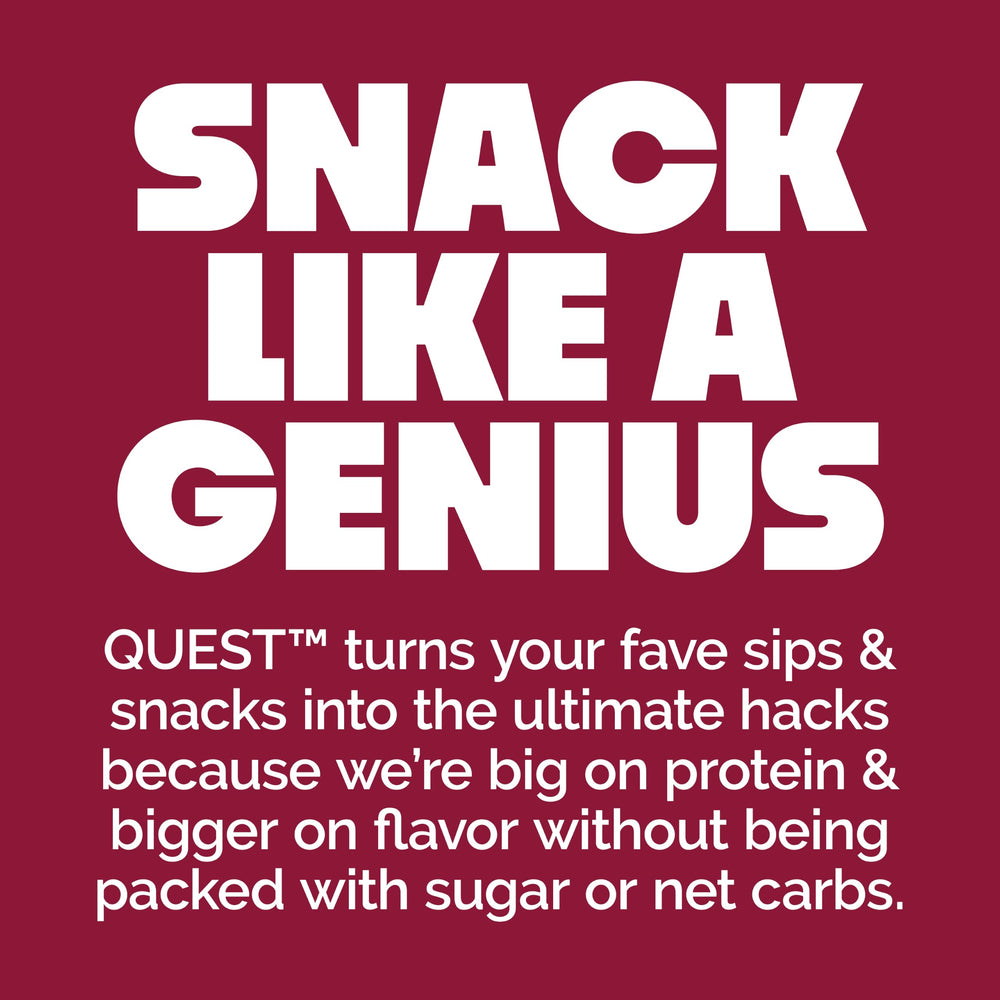 Quest muffin servido en desayuno con café para combinación práctica