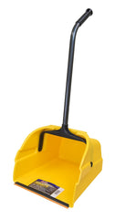 Quickie recogedor jumbo frontal mostrando capacidad y borde recto para barrer eficazmente