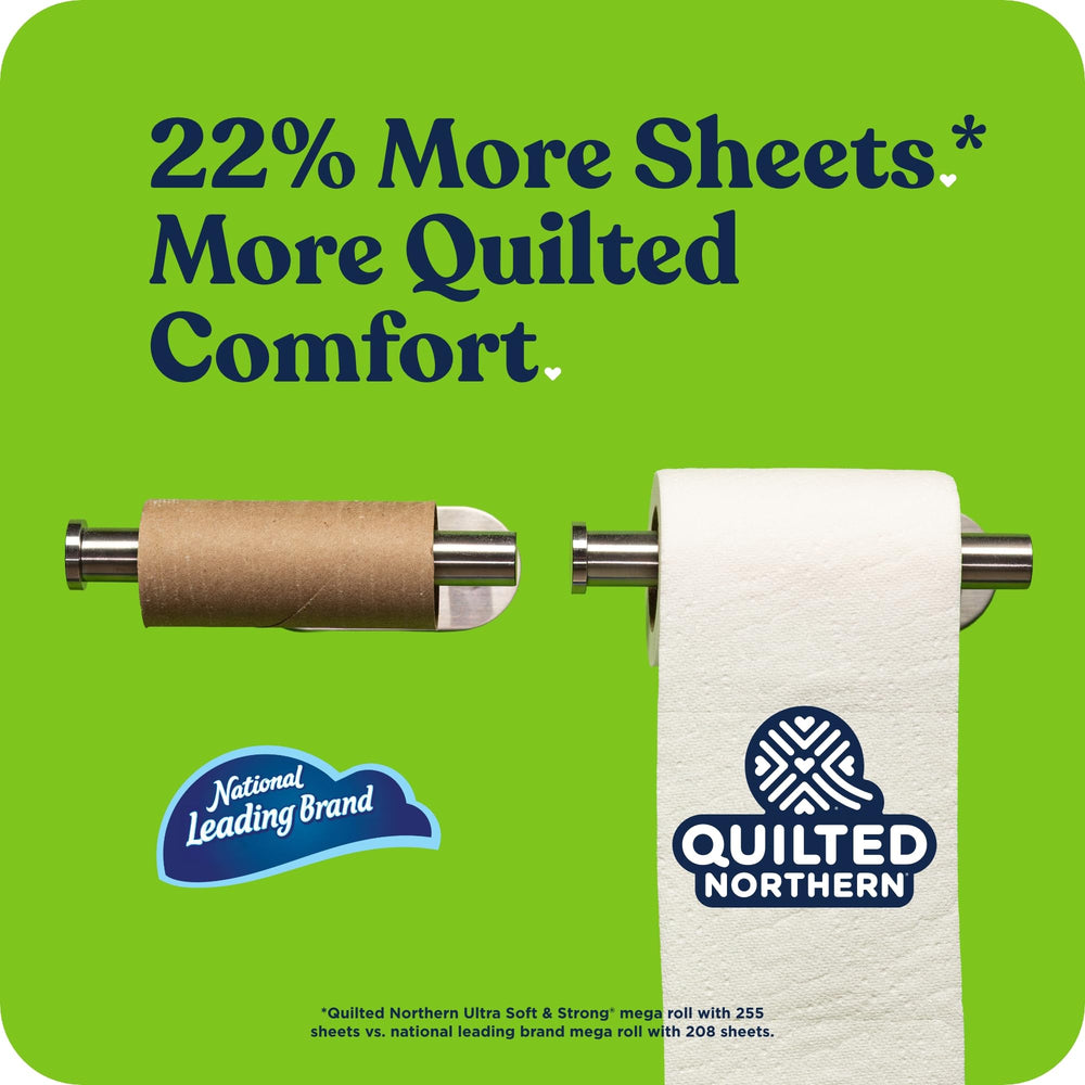 Quilted Northern rollo junto a objetos para comparar tamaño y duración