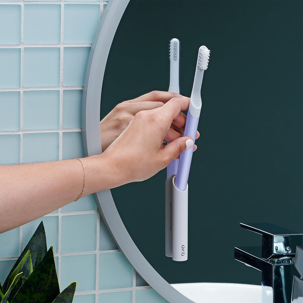 Quip en entorno de baño estilo lifestyle para visualizar uso diario