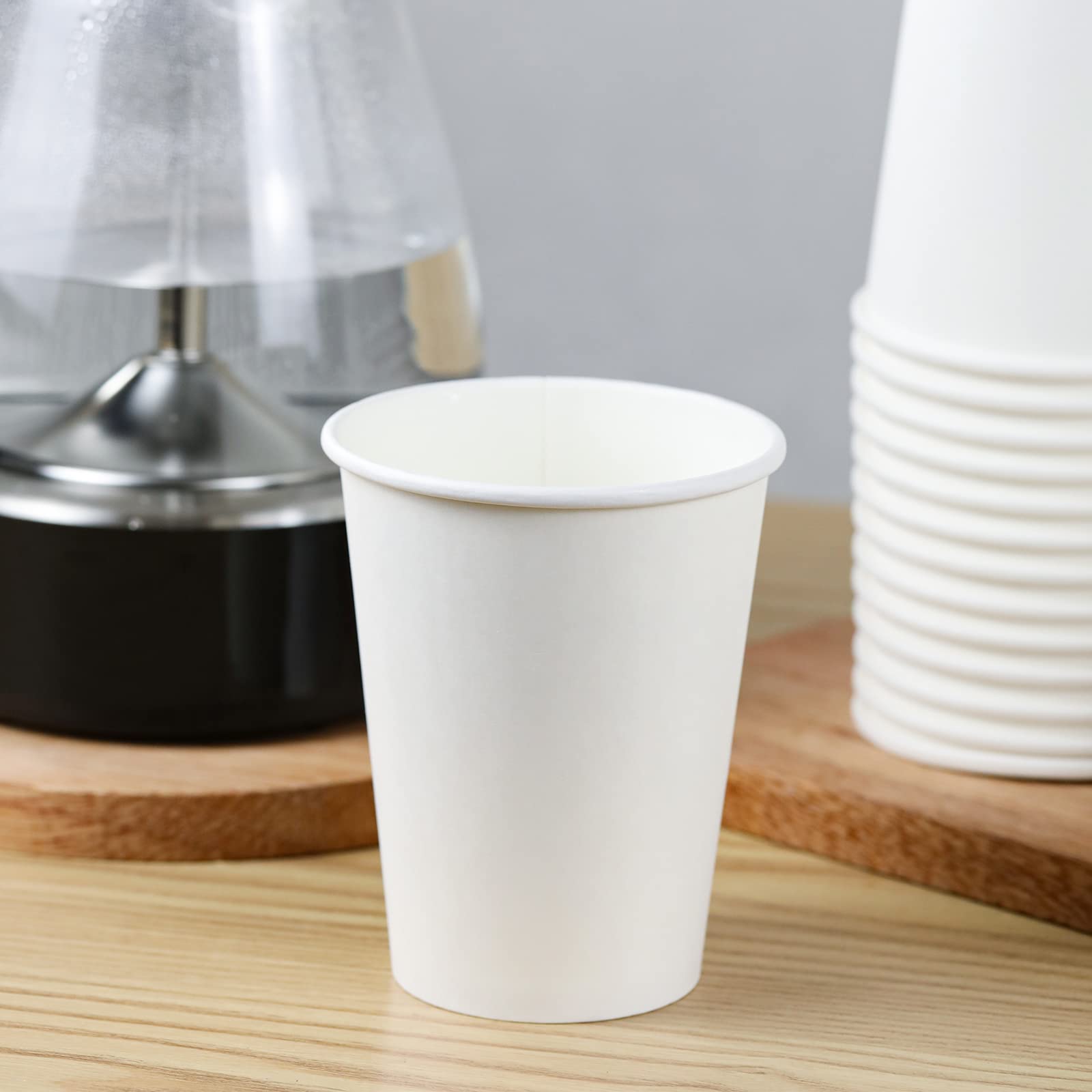 RACETOP vaso en mano con café listo para tomar rápidamente