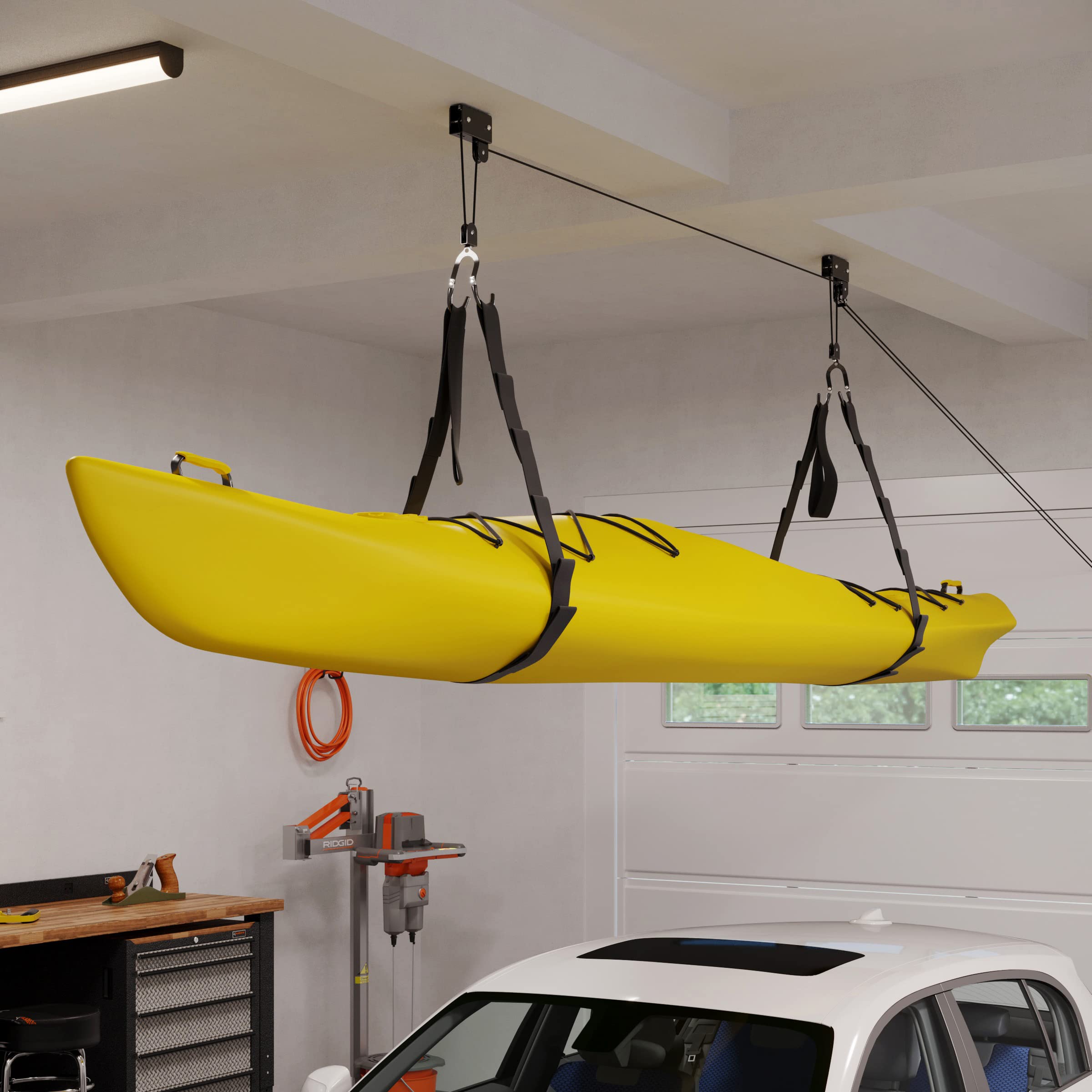 Rad Sportz comparación de tamaño mostrando escala con kayak y techo