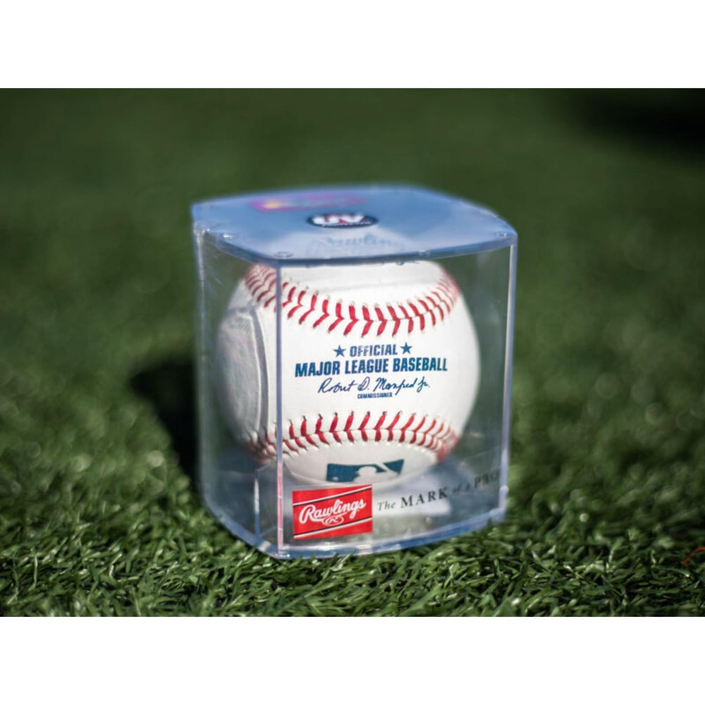 Rawlings vitrina incluida con balón protegiendo contra polvo y exposición visible