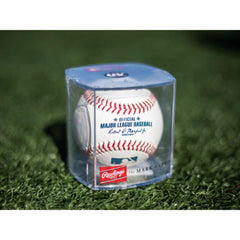 Rawlings vitrina incluida con balón protegiendo contra polvo y exposición visible