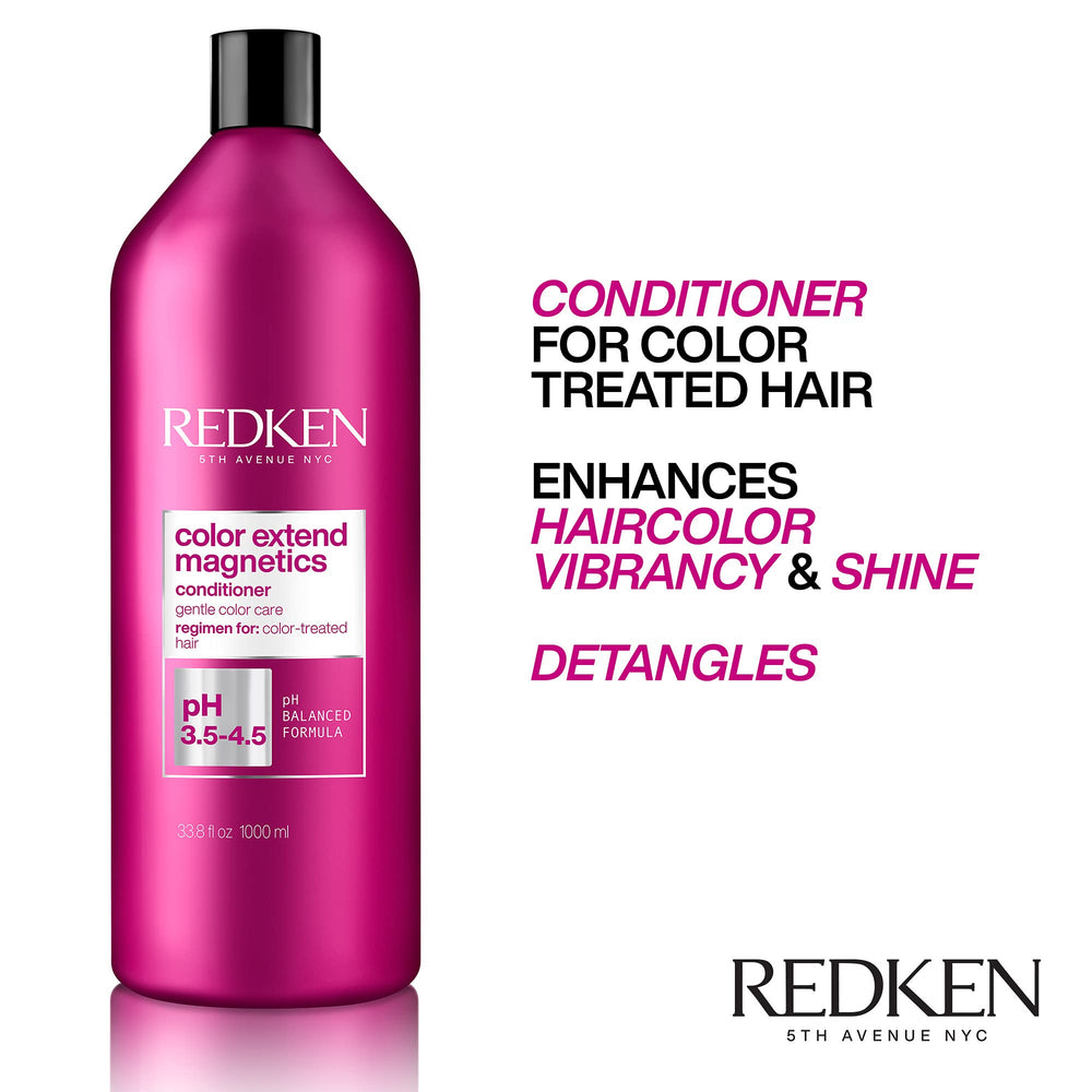Redken aplicado en mechón húmedo para desenredar y nutrir el cabello