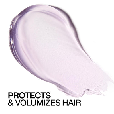 Redken Big Blowout en ambiente de baño mostrando uso diario y estilo