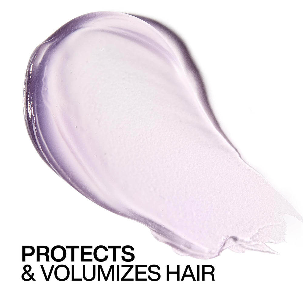 Redken Big Blowout en ambiente de baño mostrando uso diario y estilo
