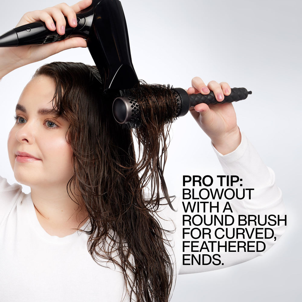 Redken Big Blowout usado con secador mostrando volumen y control del frizz